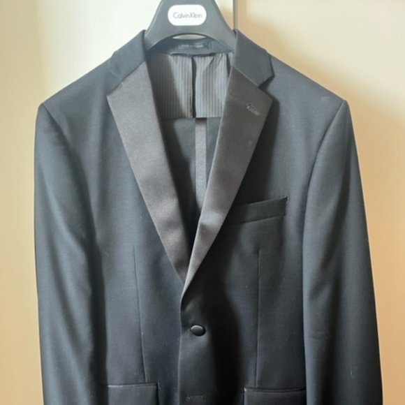 Calvin Klein Slim Fit Tuxedo JACKET AND PANTS + Tuxedo Shirt PERFECT CONDITION - Picture 1 of 4